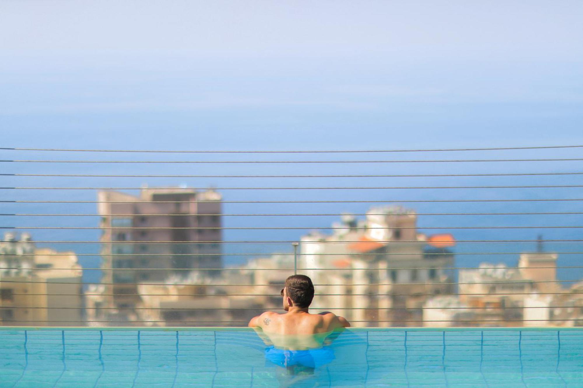 Gefinor Rotana – Beirut Beirute Exterior foto Swimming pool in Nicosia
