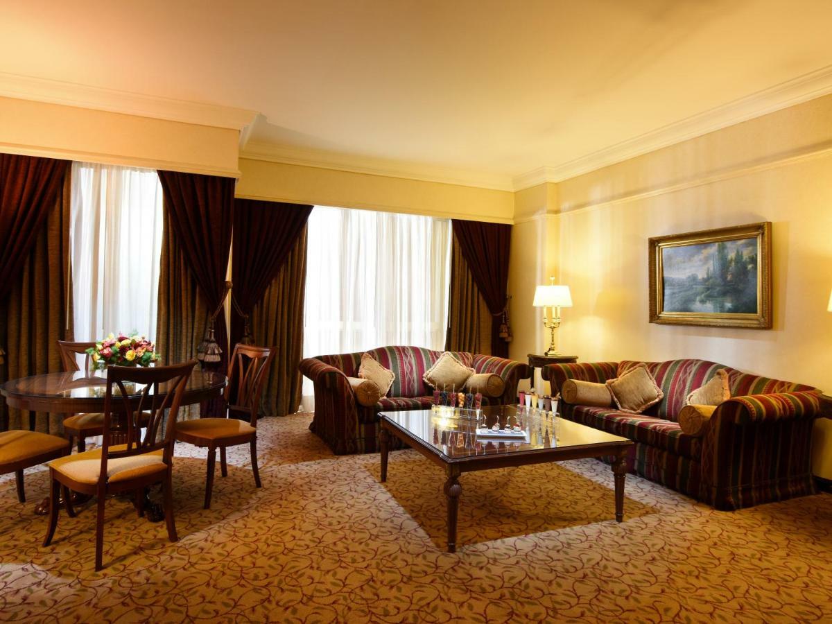 Gefinor Rotana – Beirut Beirute Exterior foto A suite at the Grand Hotel
